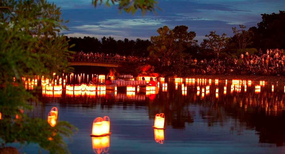 WorshipingDuringObon