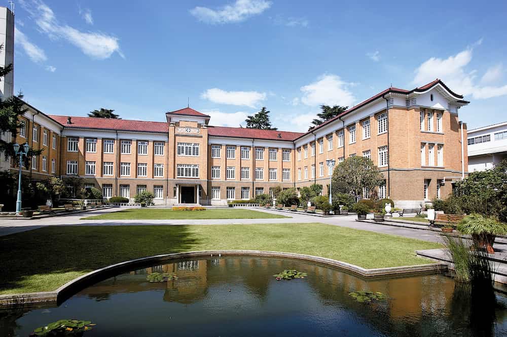 津田塾大学