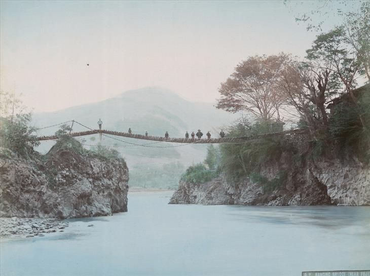 Hark Back to Meiji-Era Japan