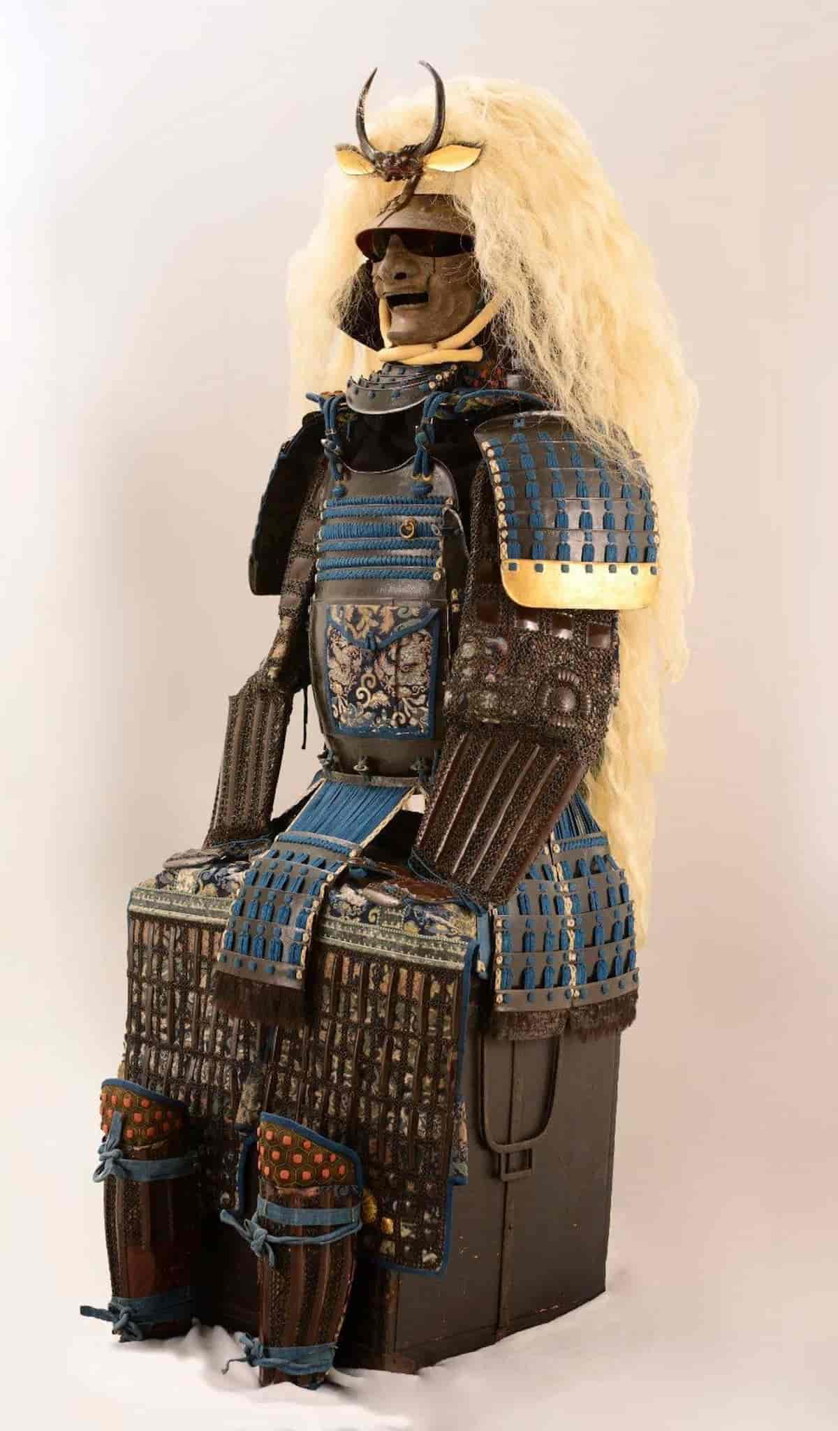 Spectacular Japanese Samurai Armor - Land Of The Rising Son