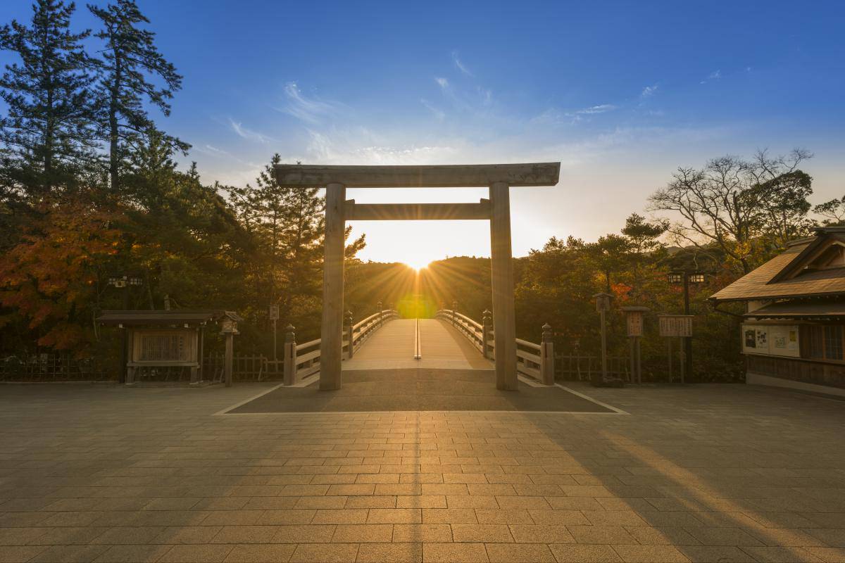 伊勢神宮 - Land Of The Rising Son