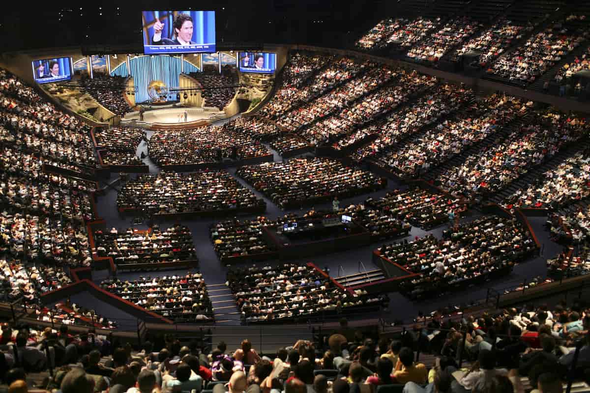 Joel Osteen-Charlatan And Fraudster From Heaven - Land Of The Rising Son