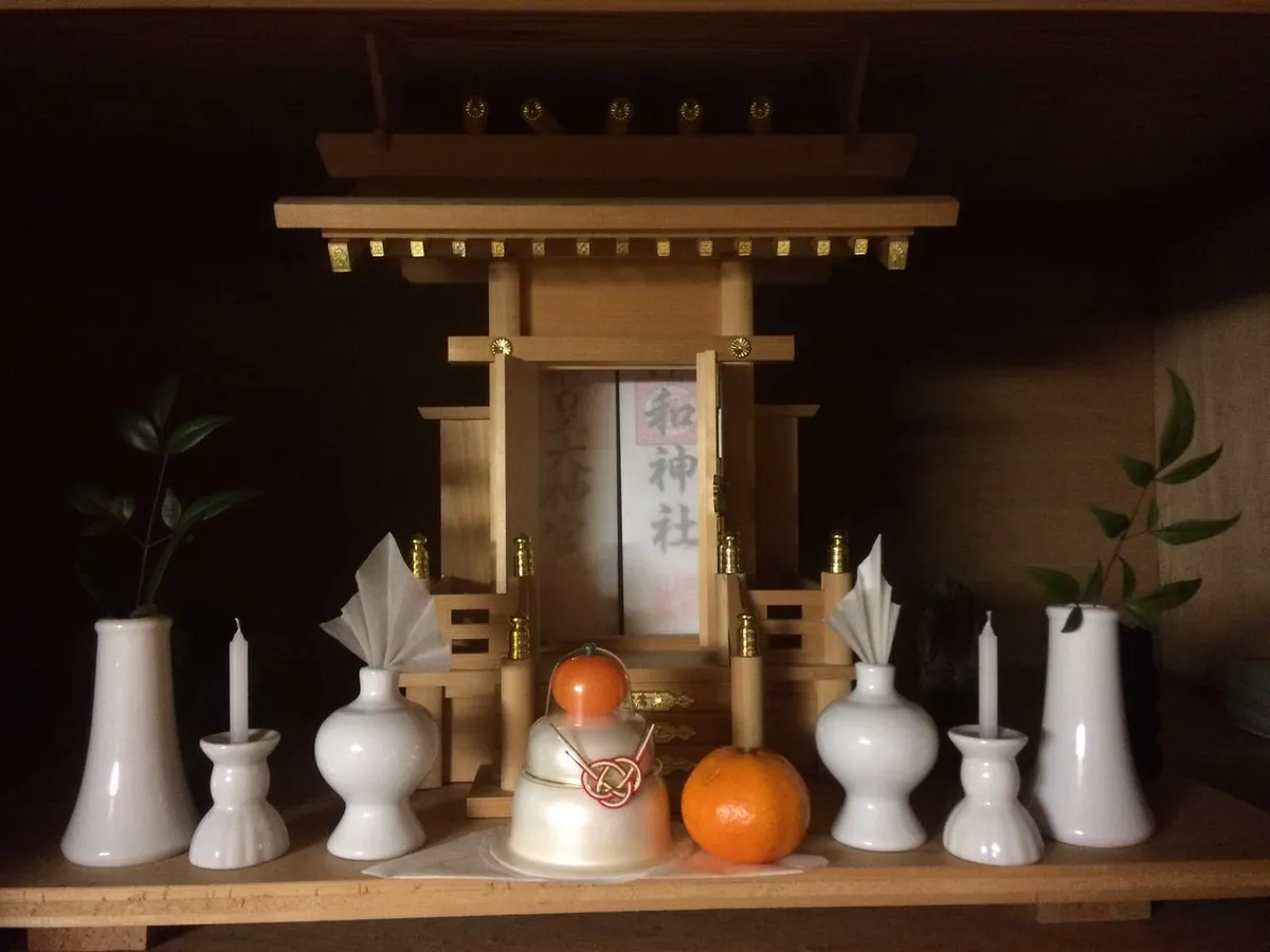 餅神棚 - Land Of The Rising Son