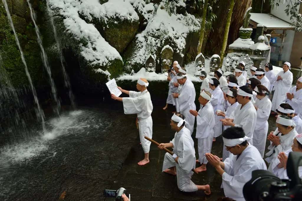Getting ready for the waterfall - Land Of The Rising Son