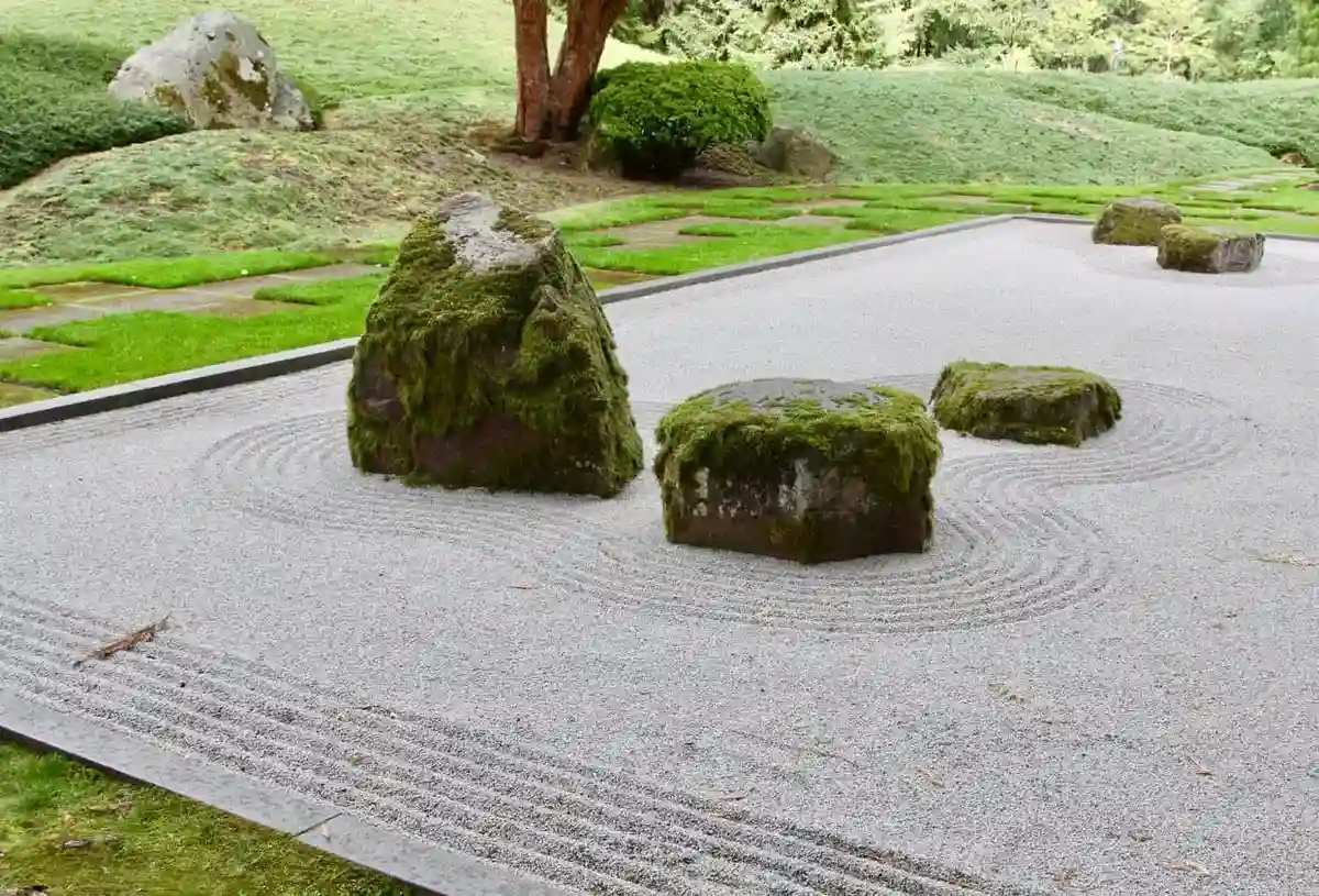 Japanese Sand Garden - Land Of The Rising Son