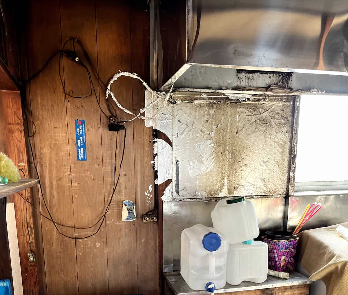 Toricho Electrical Outlet Covered With Grease 2023- Land Of The Rising Son